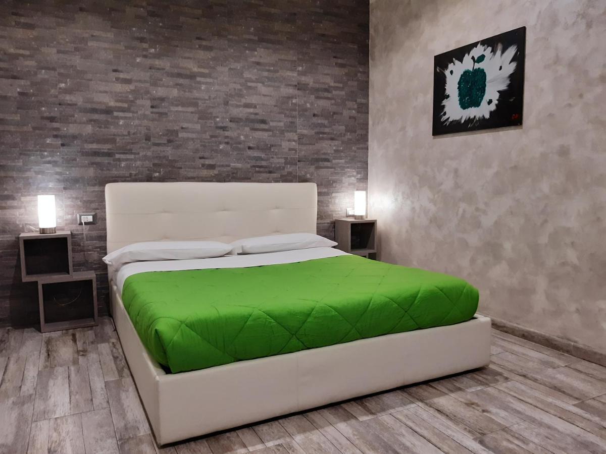 Apple Rooms Rome Airport Fiumicino Exteriör bild A room at the hotel