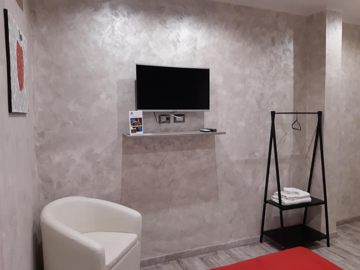 Apple Rooms Rome Airport Fiumicino Exteriör bild A room at the hotel