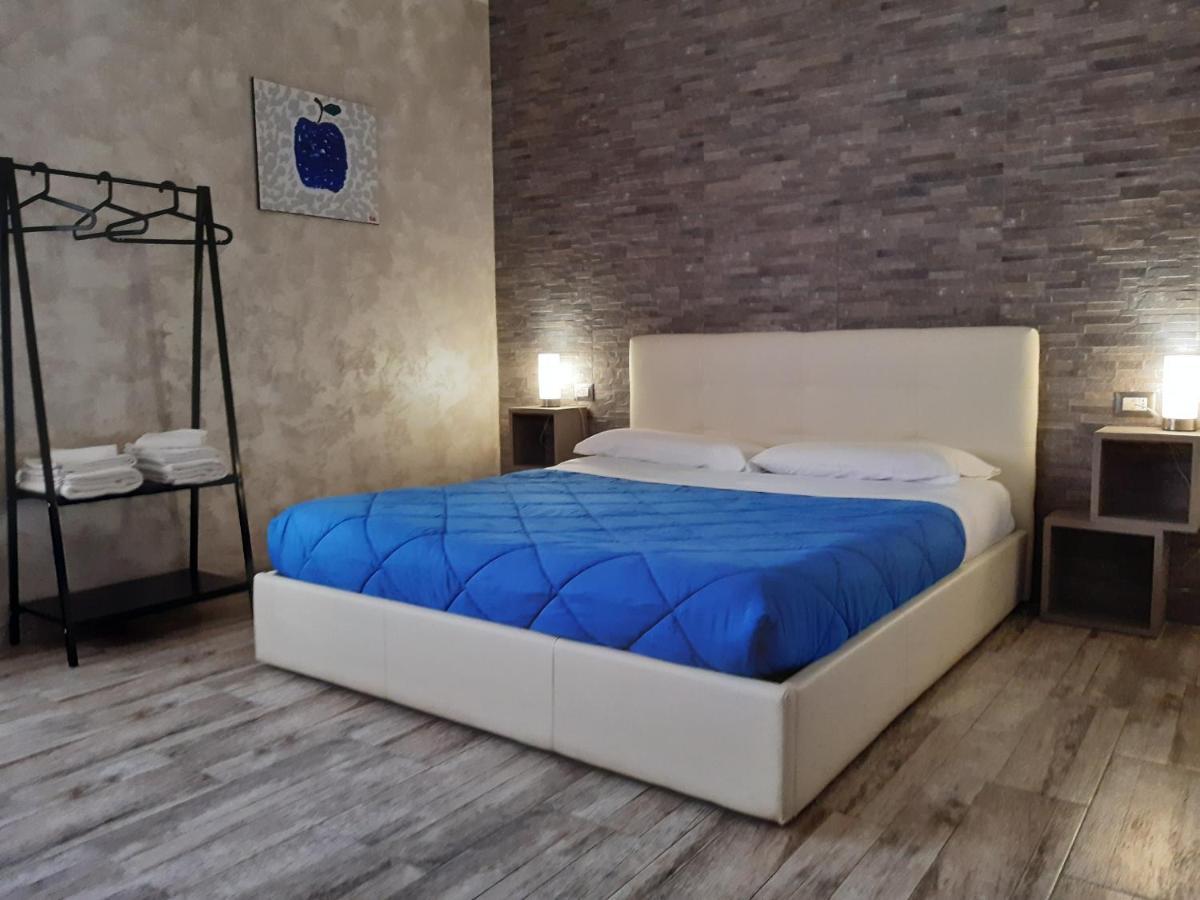 Apple Rooms Rome Airport Fiumicino Exteriör bild A room at the hotel